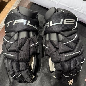 True Catalyst 9x3 Gloves 15" (Used)