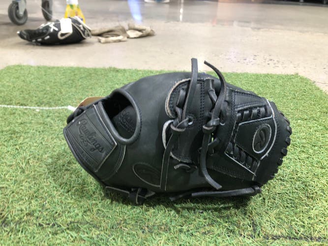 Rawlings Heart of the Hide RH Pitcher's Baseball Glove 11.75" (Used)