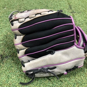 Wilson Flash RH Pitcher's Softball Glove 11.5" (Used)