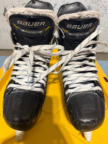 2022 Bauer Supreme M5 Pro Hockey Skates 6.5 (Used)