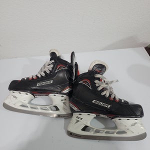 Bauer Vapor X600 Hockey Skates Regular Width Size 2.5 (Used)