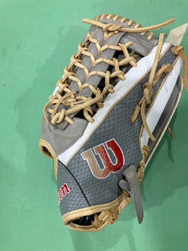 Used Wilson A2000 SuperSkin T125 Right Hnad Throw Softball Glove 12.5" | EXCELLENT CONDITION