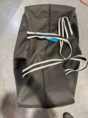 Bauer 650 Bag | 31x14x17 (Used)