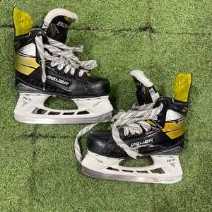 Junior Bauer Supreme 3S Hockey Skates Regular Width Size 3 (Used)
