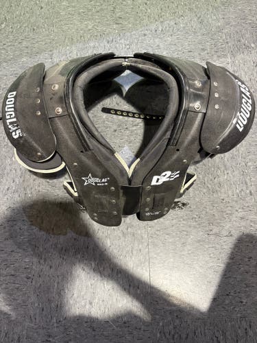 Medium Adult Douglas D2 M50-M Shoulder Pads | 18-19" (Used)