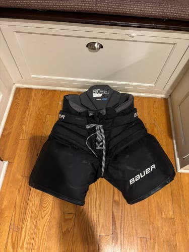 Intermediate Large 2023 Bauer Elite Hockey Goalie Pants (Used)