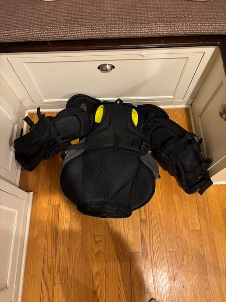Large 2018 Bauer Supreme S29 Goalie Chest Protector (Used)