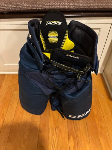 Men's Senior Medium CCM Super Tacks Hockey Pants Pro Stock (Used)