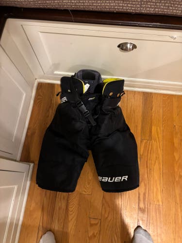 Men's Junior XL Bauer Supreme 2S Pro Hockey Pants Pro Stock (Used)