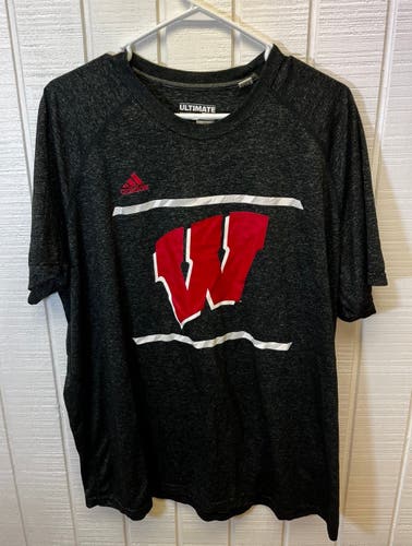 Adidas Men’s XXL Wisconsin Badgers Dri-Fit T-Shirt