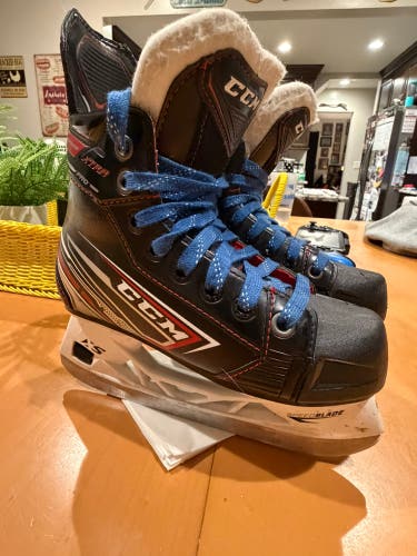 CCM JetSpeed XTra Pro Hockey Skates Regular Width Size 1 (Used)