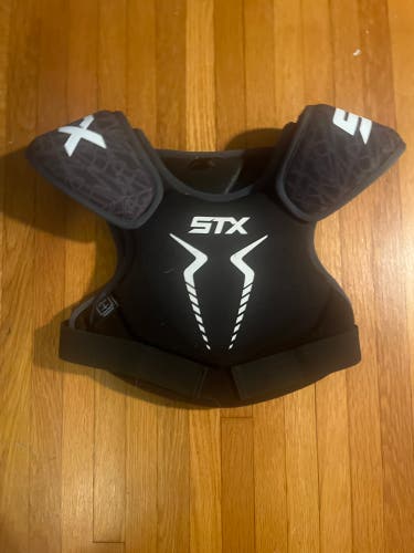 Medium Youth STX Stallion 75 Shoulder Pads (Used)
