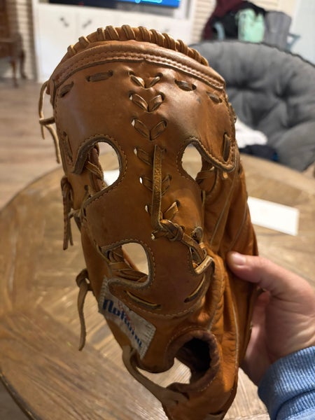 Nokona Alpha LH First Base Baseball Glove 12.5" (Used)