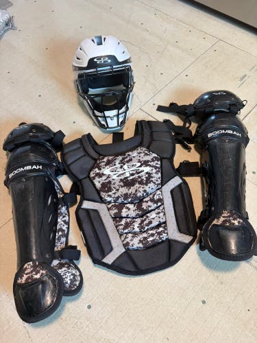 Black/White Boombah Catcher's Set (Used)