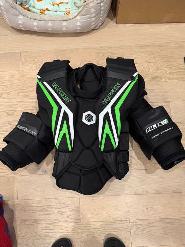 Large Vaughn SLR4 Pro Carbon Goalie Chest Protector (Used)