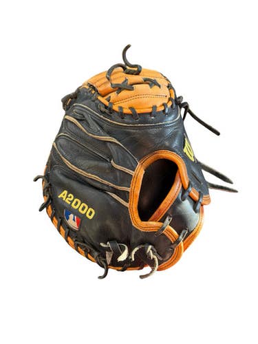Used Wilson A2000 Catchers RH Throw Brown 32 1/2" 10299-S000307449