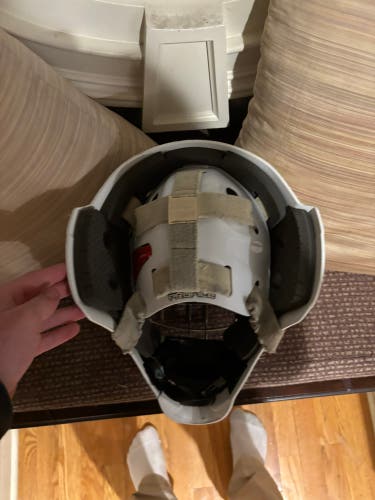 Intermediate Medium Bauer 940x Goalie Mask (Used)