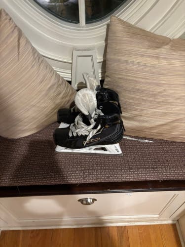 2018 Bauer Supreme S27 Hockey Goalie Skates Regular Width Size 3.5 (Used)