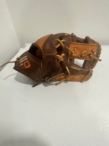 Elite Nokona Alpha S100 RHT Infield/Outfield Youth Baseball Glove 10.5" (Used)