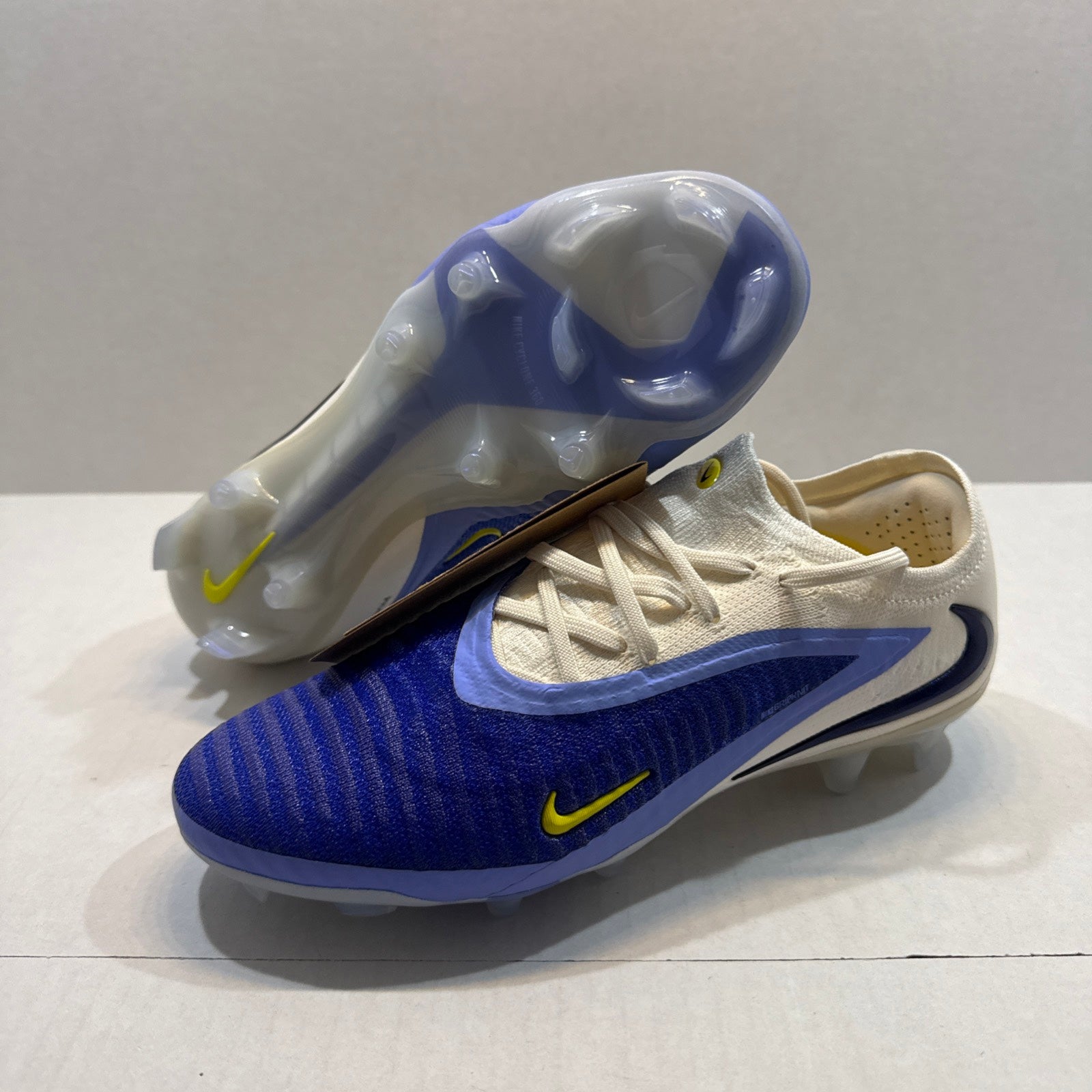 Nike Phantom 6 Elite FG Low Fear Nothing Pack HQ2331-400 Mens Size 6.5 Womens 8 Nike Phantom 6 Low Academy MG Fear Nothing Pack Men main image 3