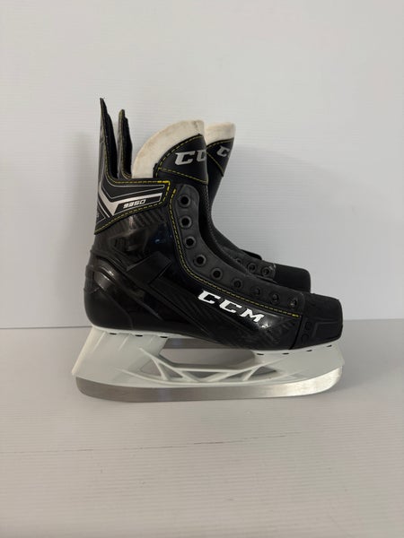 Used Size 5 D Intermediate CCM Super Tacks 9350 Hockey Skates