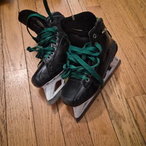Bauer Elite Hockey Goalie Skates Regular Width Size 5 (Used)