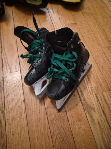Bauer Elite Hockey Goalie Skates Regular Width Size 5 (Used)