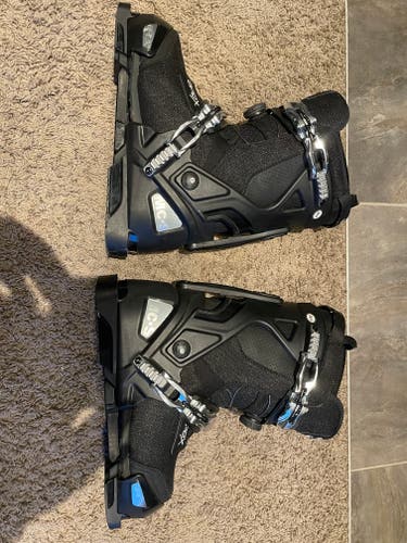 Mondo 28 & 28.5 Men's Ski Boots Medium Flex (Used)