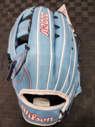 Wilson RH Outfield A2000 Baseball Glove 12.75" (New)