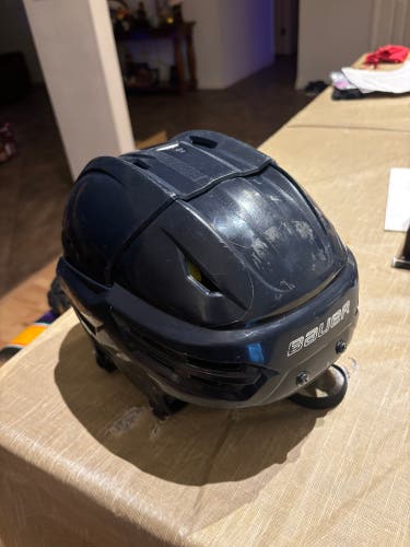 Large Bauer Re-Akt 95 Helmet (Used)