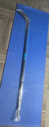 Senior Bauer Nexus E5 Pro Right Handed Hockey Stick P28 77 Flex (New)
