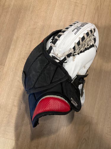Senior Vaughn 8606 Epic Regular Goalie Glove