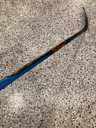Junior Bauer Nexus Sync Hockey Stick | LH P28