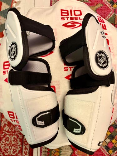 Senior Medium CCM 19K Elbow Pads Pro Stock (New)