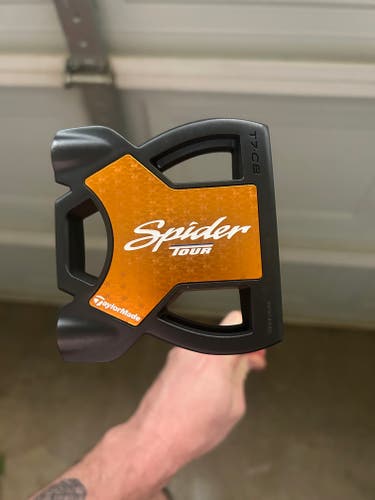 Black TaylorMade Mallet Spider Tour Right Handed Putter 35" (Used)