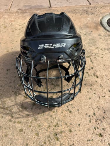 Large Bauer Re-Akt 95 Helmet Pro Stock (Used)