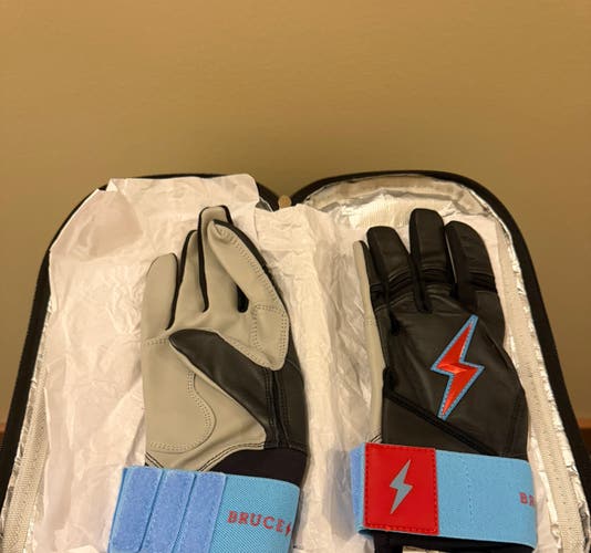 NEW Bruce Bolt Batting Gloves *CREATOR SERIES* Size Small - LONG CUFF