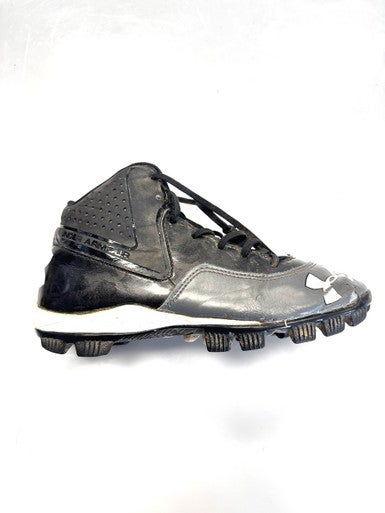 Used Under Armour .CLEAT BB/SB Cleats Black Junior 04 11860-S000305218
