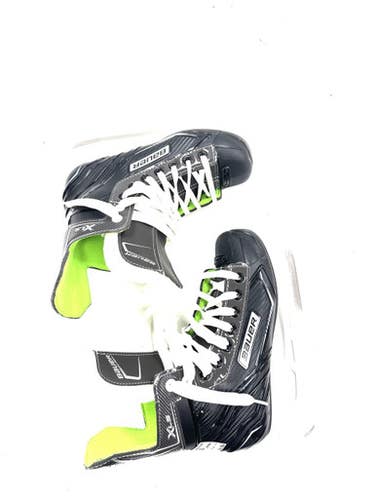 Used Bauer XLS Intermediate Hockey Skate Intermediate 5.0 11860-S000305202