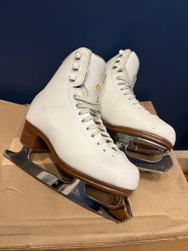 Jackson Ultima Excel Figure Skates Junior 2.5 (Used)