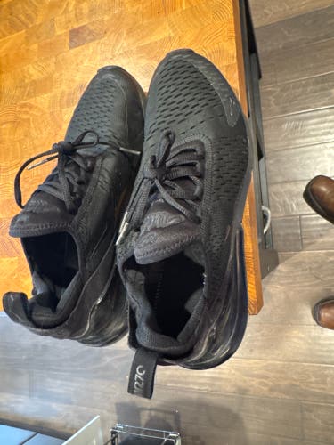 Black Men's Size M 9.5 (W 10.5) Adult Nike Air Max 270 Shoes (Used)
