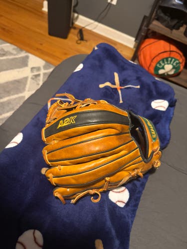 2023 Wilson A2K RH Infield Baseball Glove 11.75" (Used)