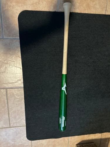 2015 Mizuno MZM271 Maple Bat (-3) 22 oz 33" (New)