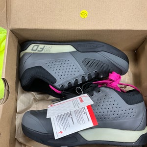 Women's Adult Size M 4.0 (W 5.0) Specialized Cycling Shoes (New)