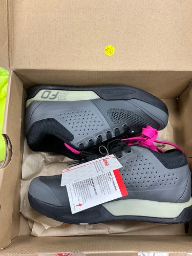 Women's Adult Size M 4.0 (W 5.0) Specialized Cycling Shoes (New)