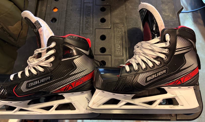 Bauer Vapor X2.7 Hockey Goalie Skates Extra Wide Width 9.5 (Used)