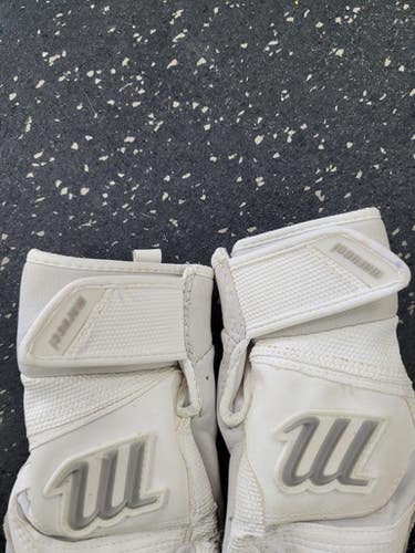 Used Marucci BB/SB Batting Gloves White MD 11849-S000037423