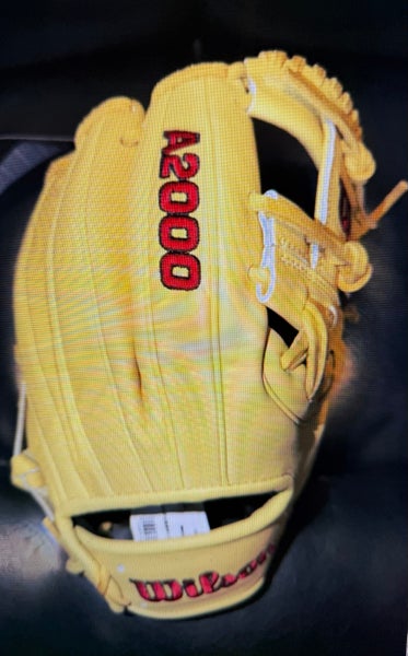 WILSON A2000 1786, 11.5" Baseball Glove, Right Handed Throw, BRAND NEW!!