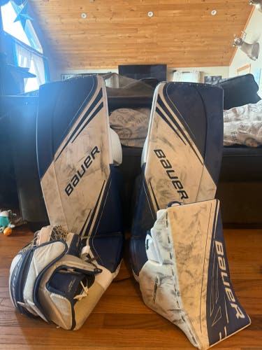 Medium Bauer Vapor 2X Goalie Leg Pads (Used)