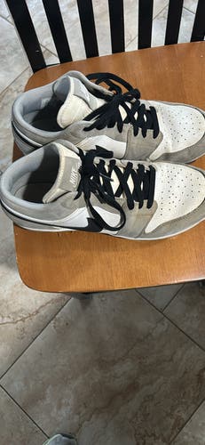 Gray Unisex Size M 11.5 (W 12.5) Adult Air Jordan Molded Cleats Cleats (Used)